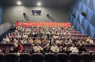 春景与你们都是这世界最好的景致，节日欢乐！