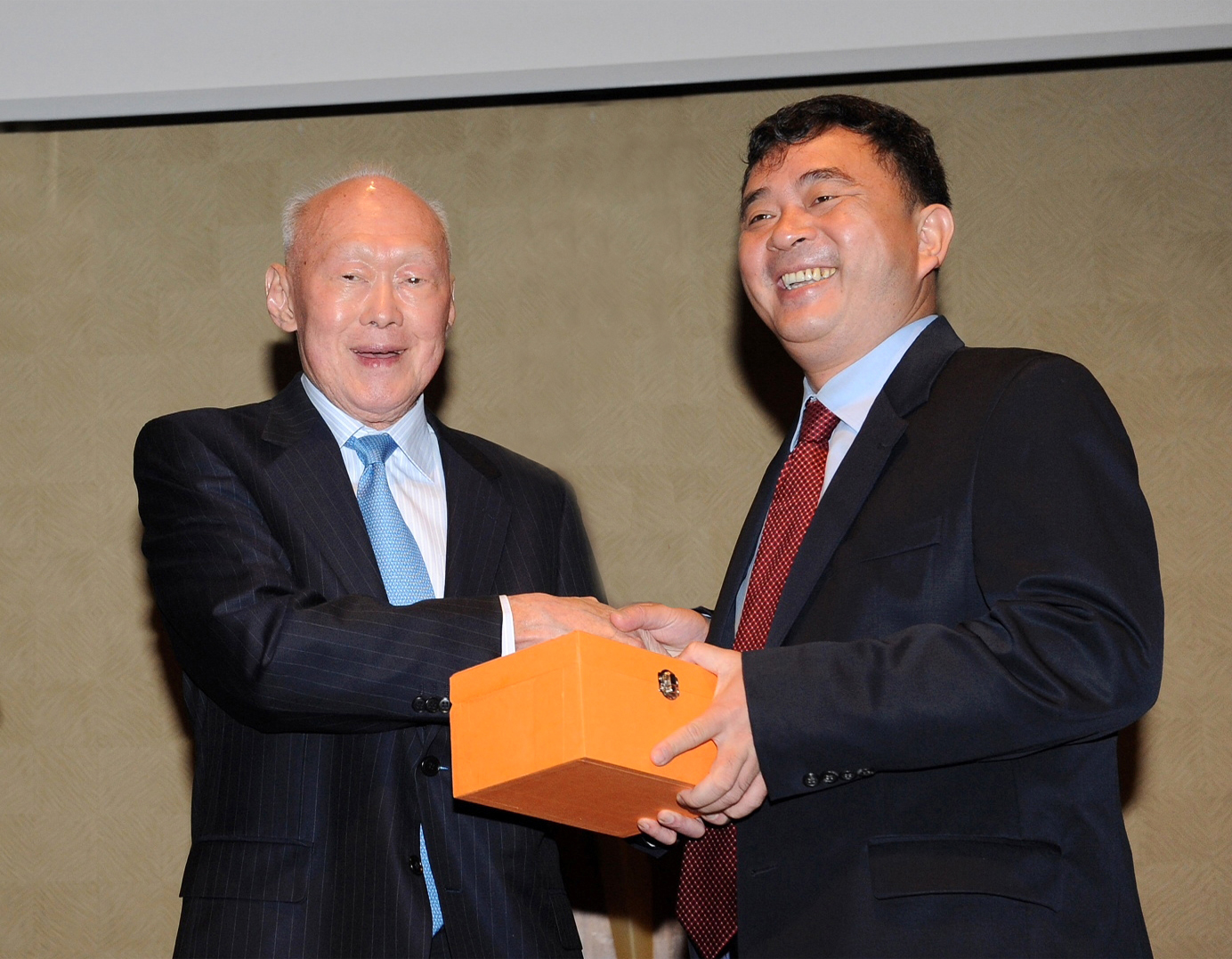 4008云顶集团(国际)股份有限公司